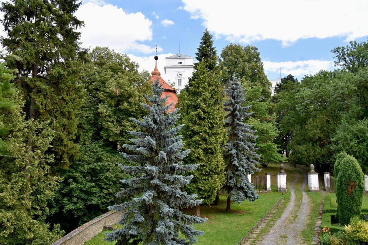 Zamek Racice Hotel Exterior foto